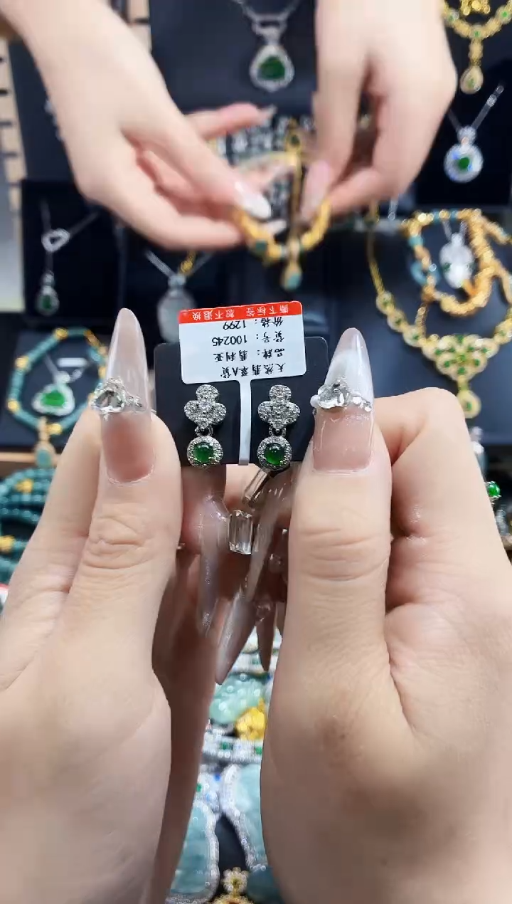 翡翠未镶嵌吊坠(不含链)天然翡翠a货 多样性发其一