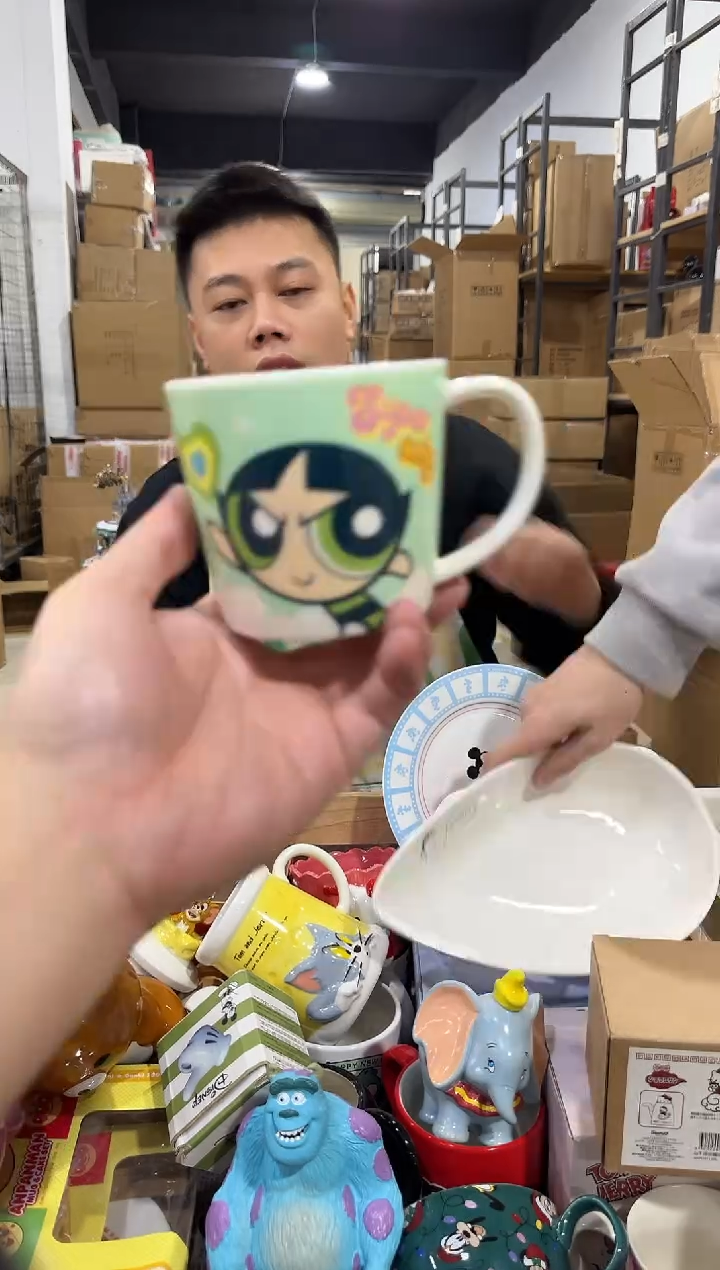 瓷片毛毛刻度杯  