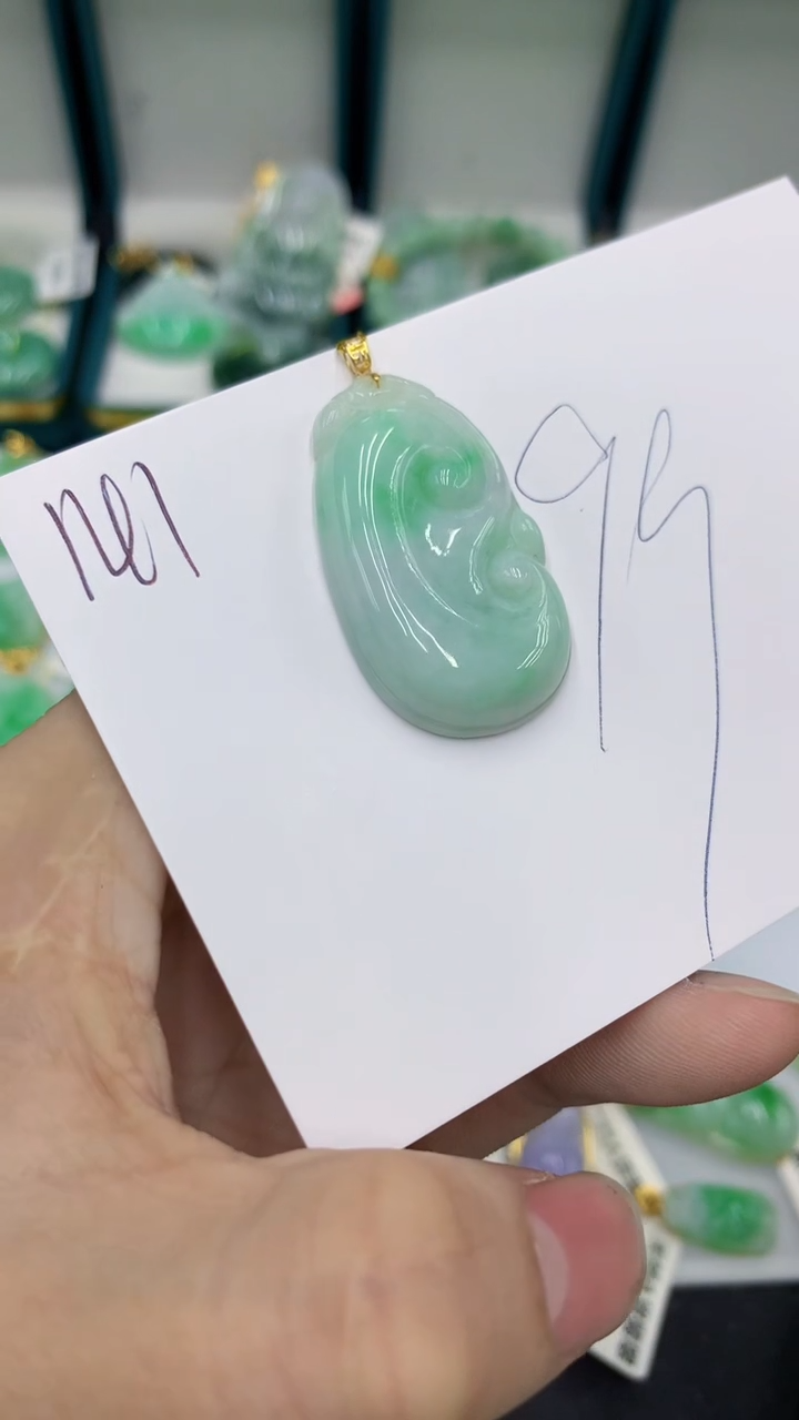 【闪购商品】翡翠颈饰18K金镶嵌翡翠