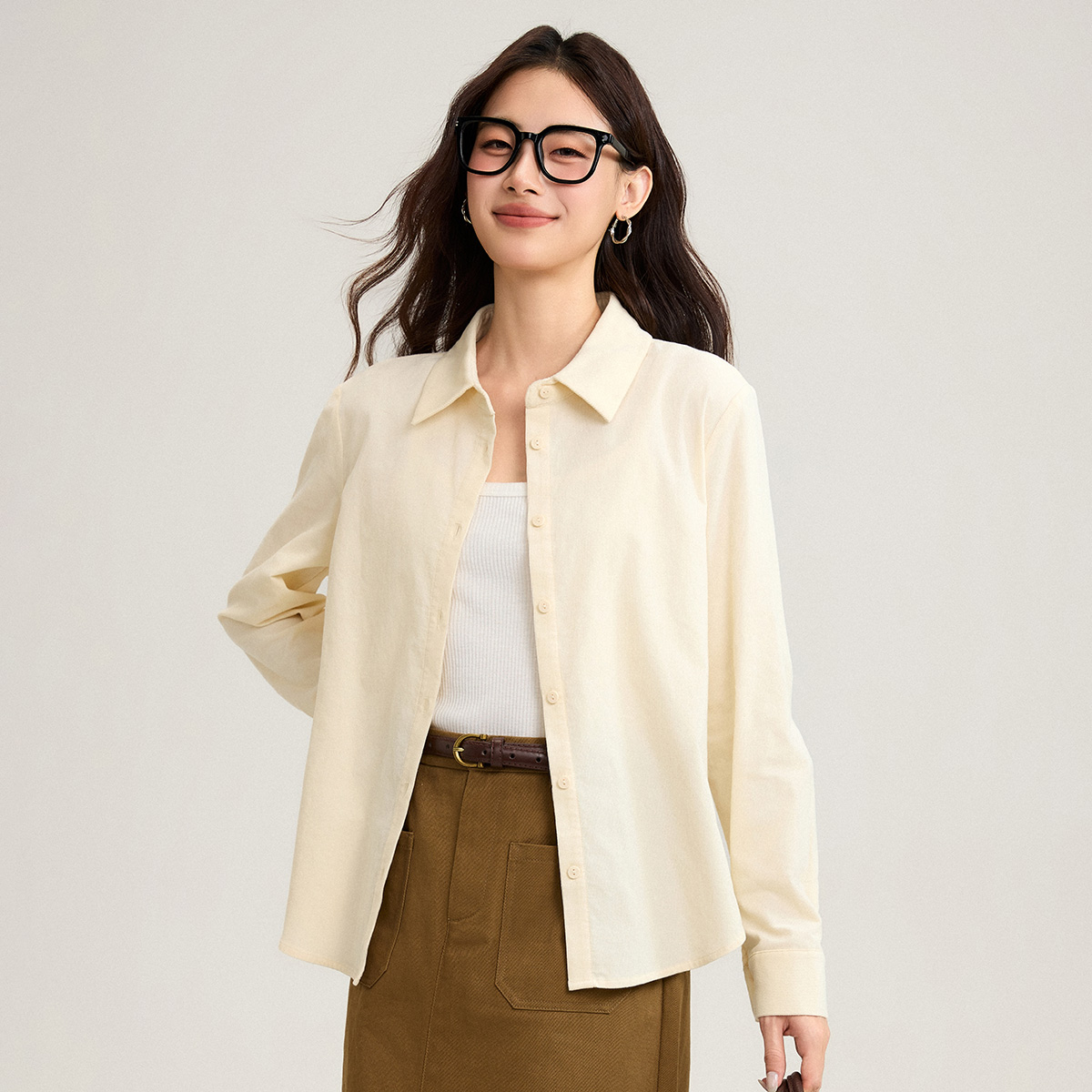 【烟烟火同款】茵曼25秋季纯棉简约长袖翻领衬衫职业百搭灯芯绒衬衣