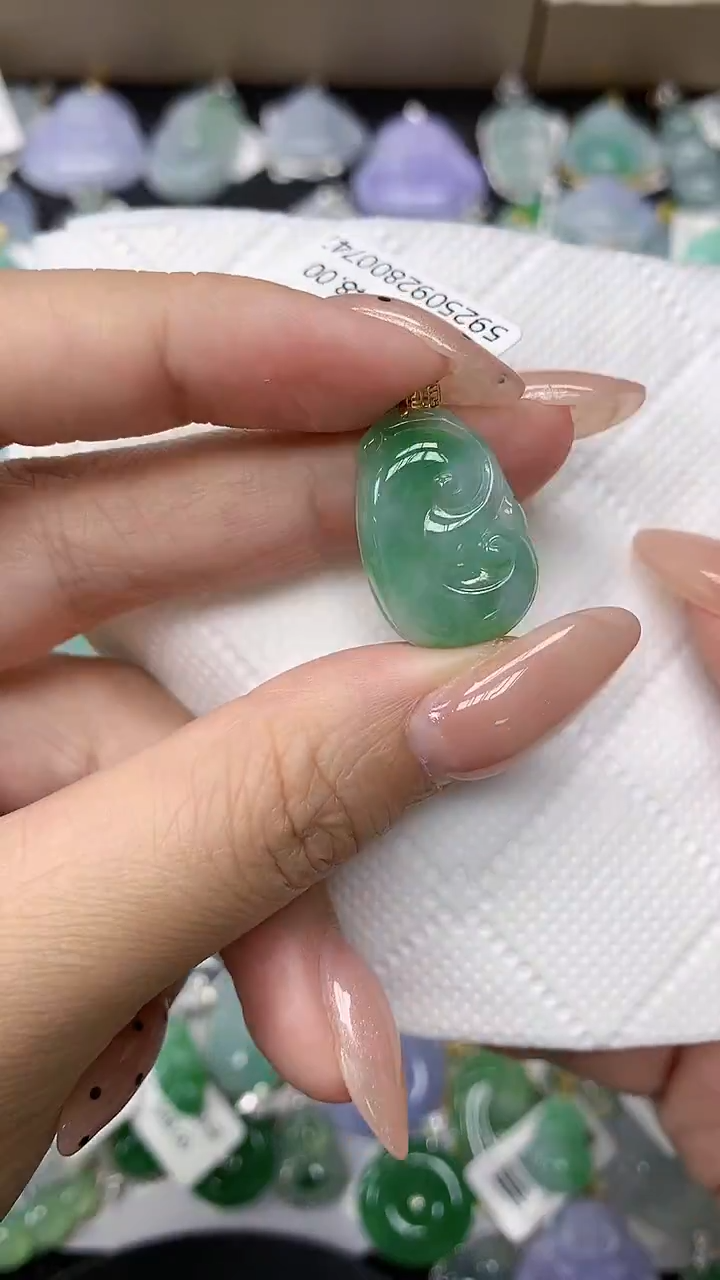 颈饰18K金镶嵌翡翠1111111111