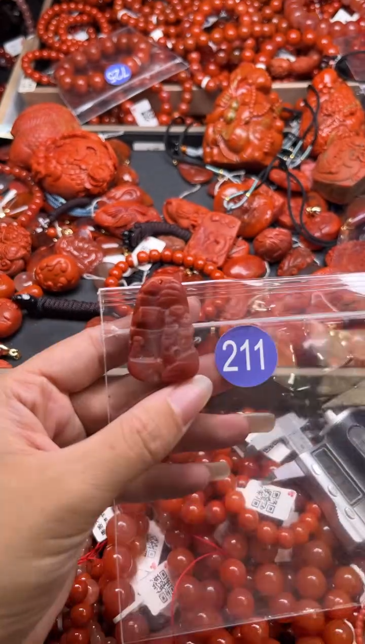 南红玛瑙未镶嵌珠宝奇石211