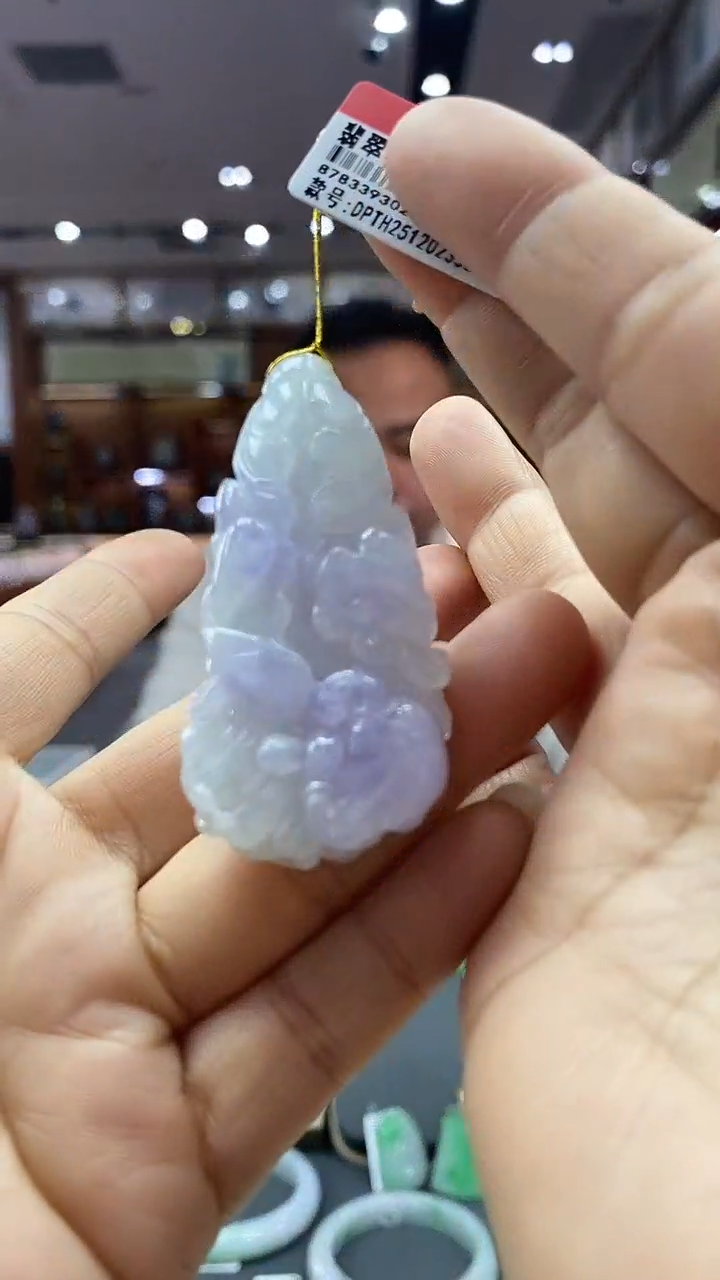 颈饰未镶嵌翡翠白菜