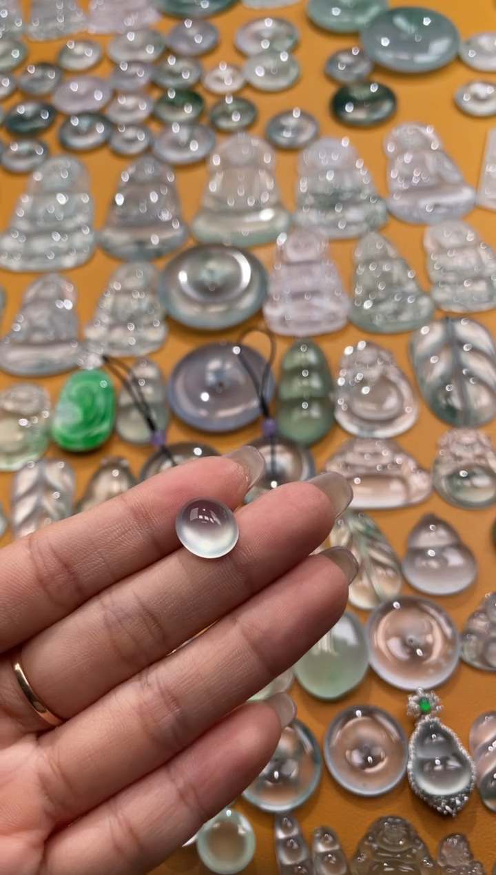 【闪购商品】翡翠吊坠(不含链)未镶嵌蛋面 12.4 10.9 6.3