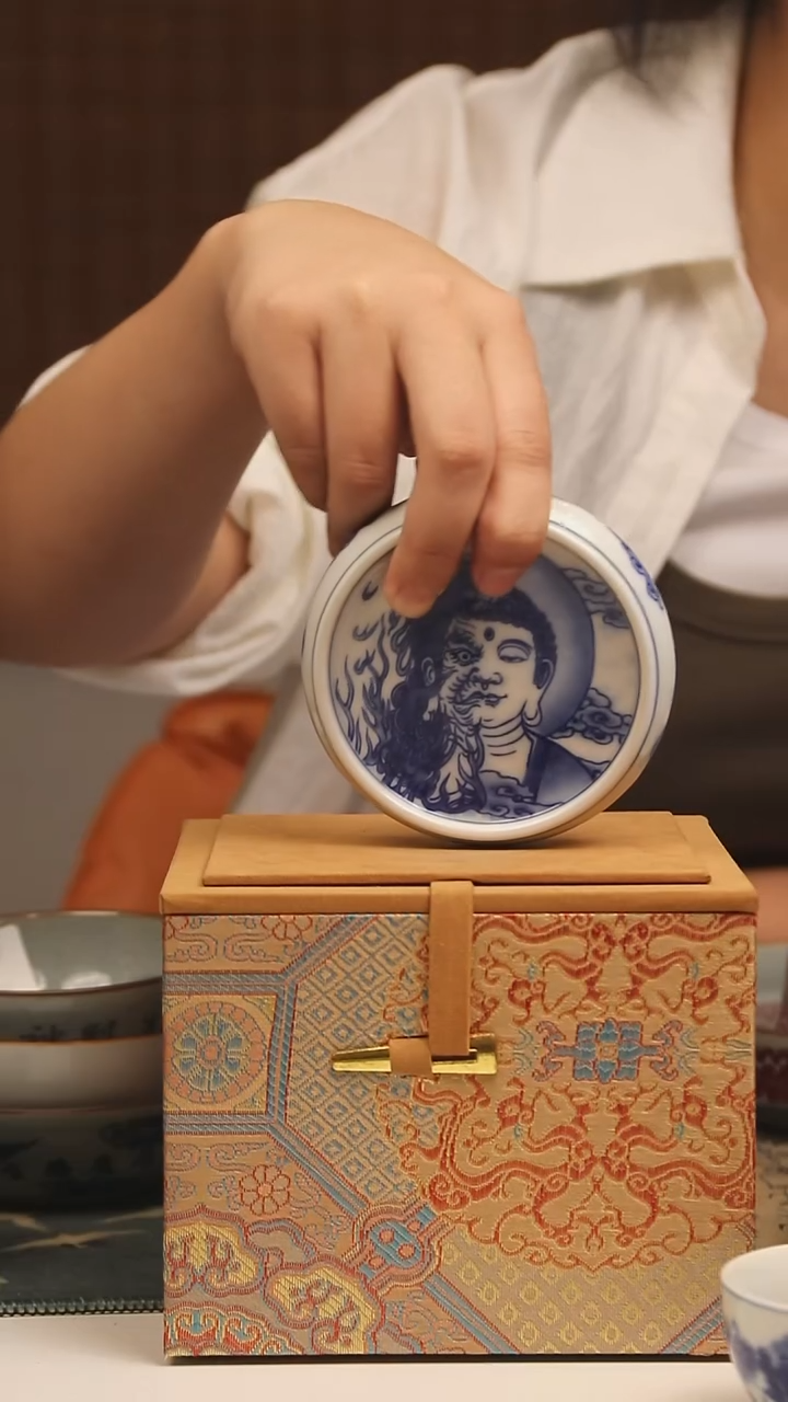 景德镇高温瓷一念成佛盖置