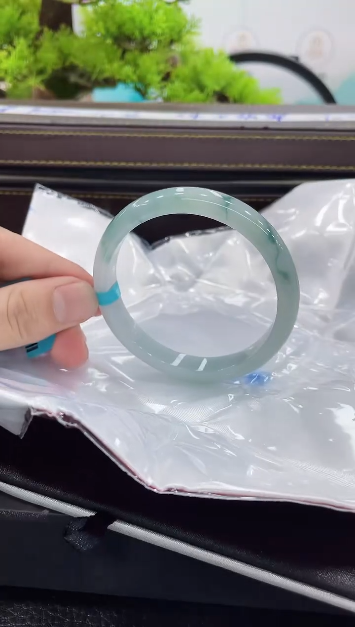 【闪购商品】翡翠手镯未镶嵌手镯