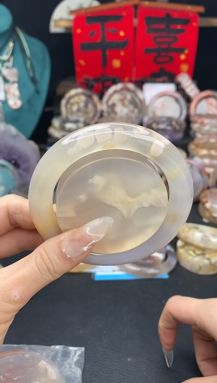 【闪购商品】石英质玉手镯（圆镯）未镶嵌59