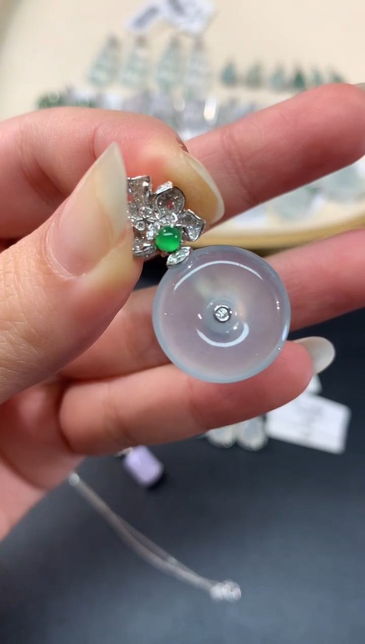 【闪购商品】翡翠吊坠(不含链)18K金镶嵌A56|9800