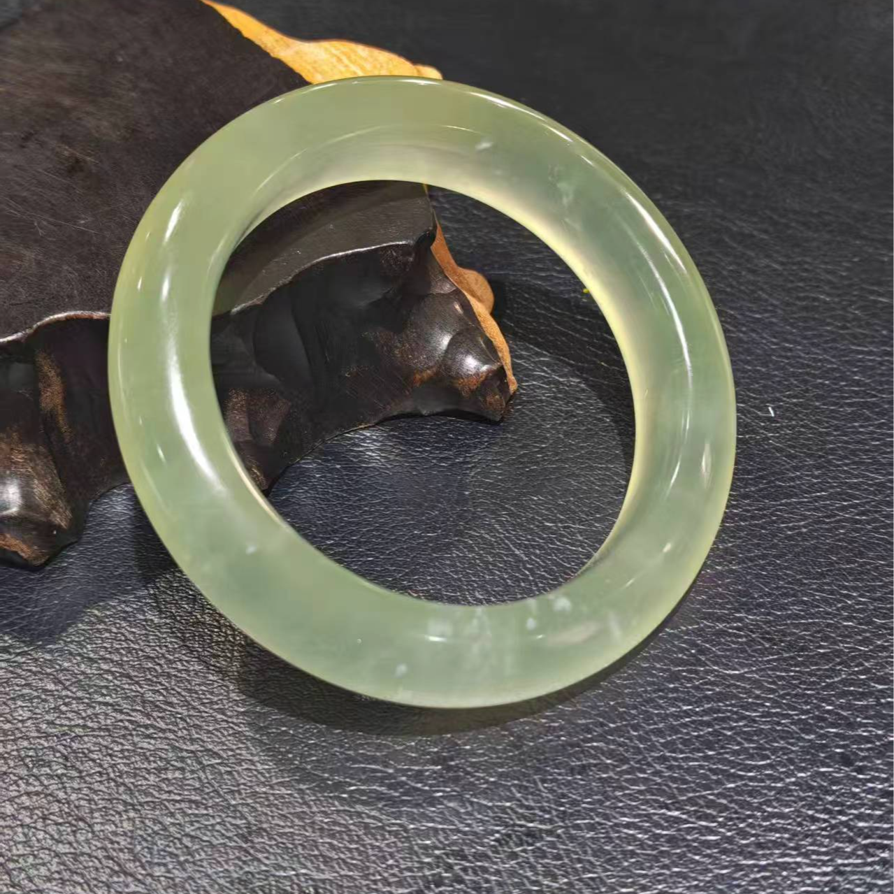 高度精美绿冰手镯多样性随机发一 岫玉 