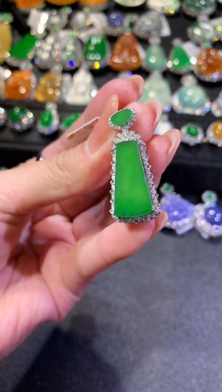 【闪购商品】翡翠吊坠(不含链)18K金镶嵌31-无事牌