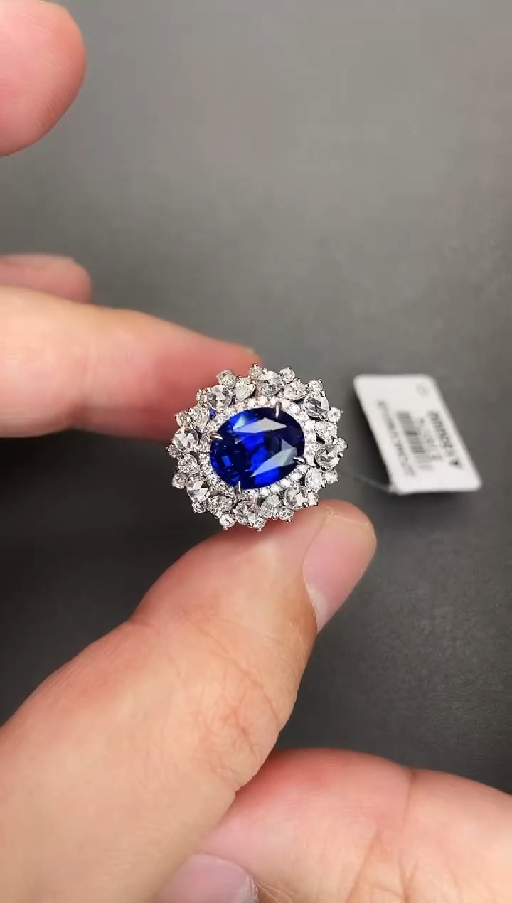 戒指蓝宝石18K金镶嵌3.17ct/皇家蓝/七天鉴赏