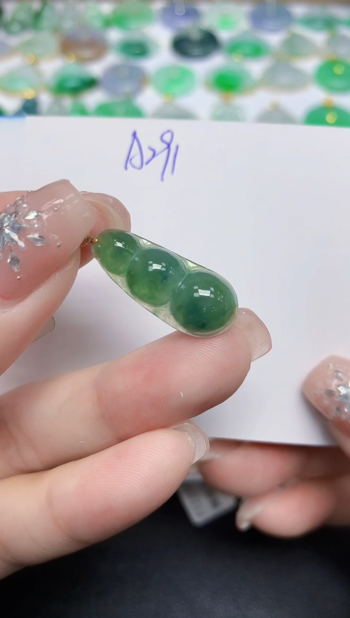 颈饰18K金镶嵌翡翠天然缅甸翡翠A货翡翠百元以上9元证书费自理