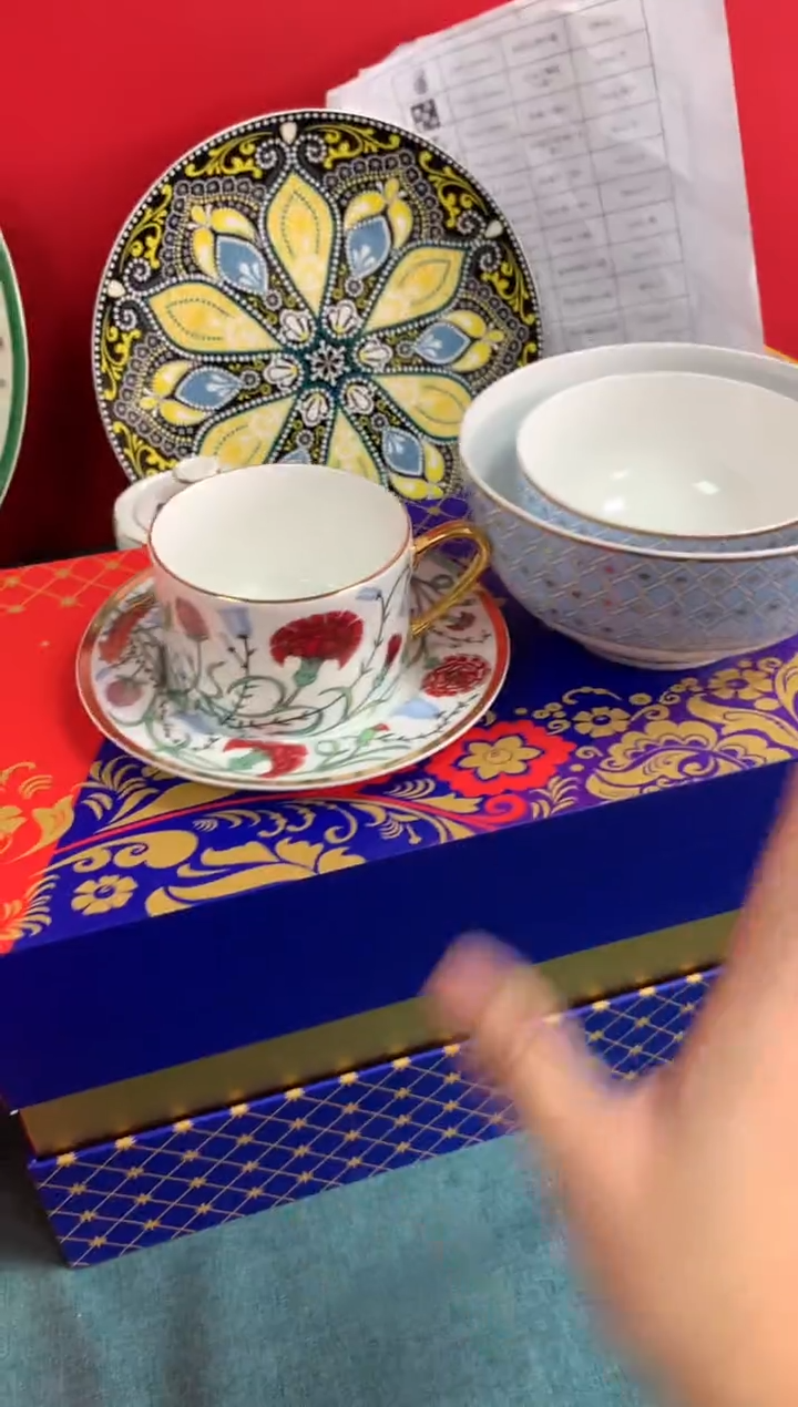 【闪购商品】瓷片陶瓷原单CC942餐具两杯两碟+碗*2