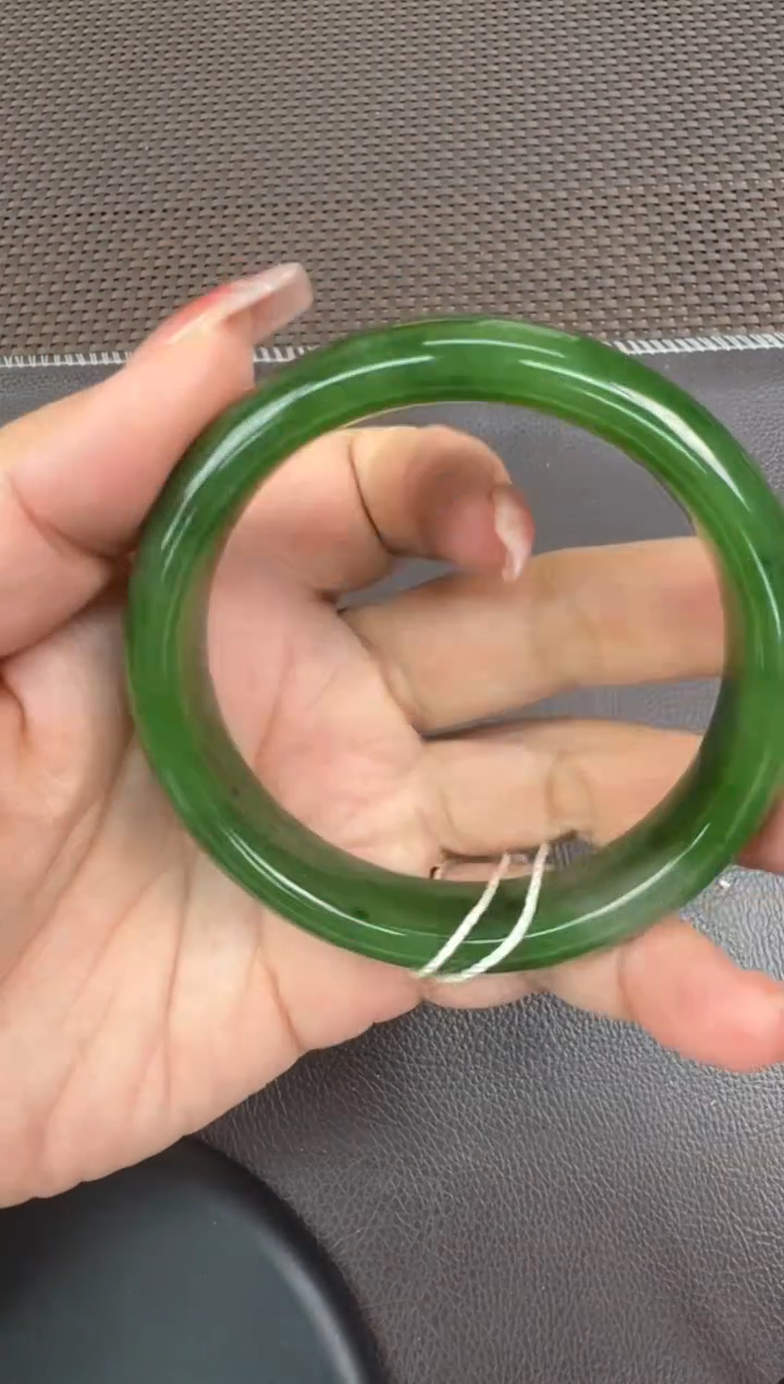 【闪购商品】和田玉手镯未镶嵌61