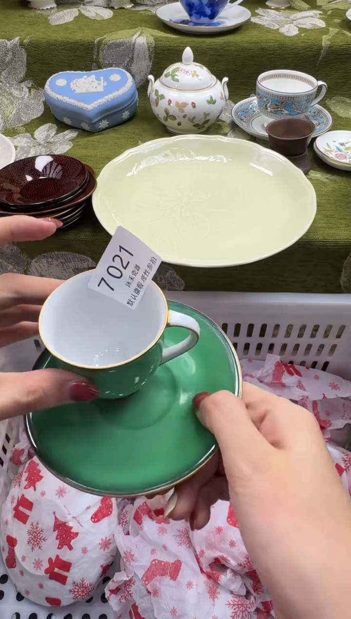 瓷片山**蓝瓷片   7 021