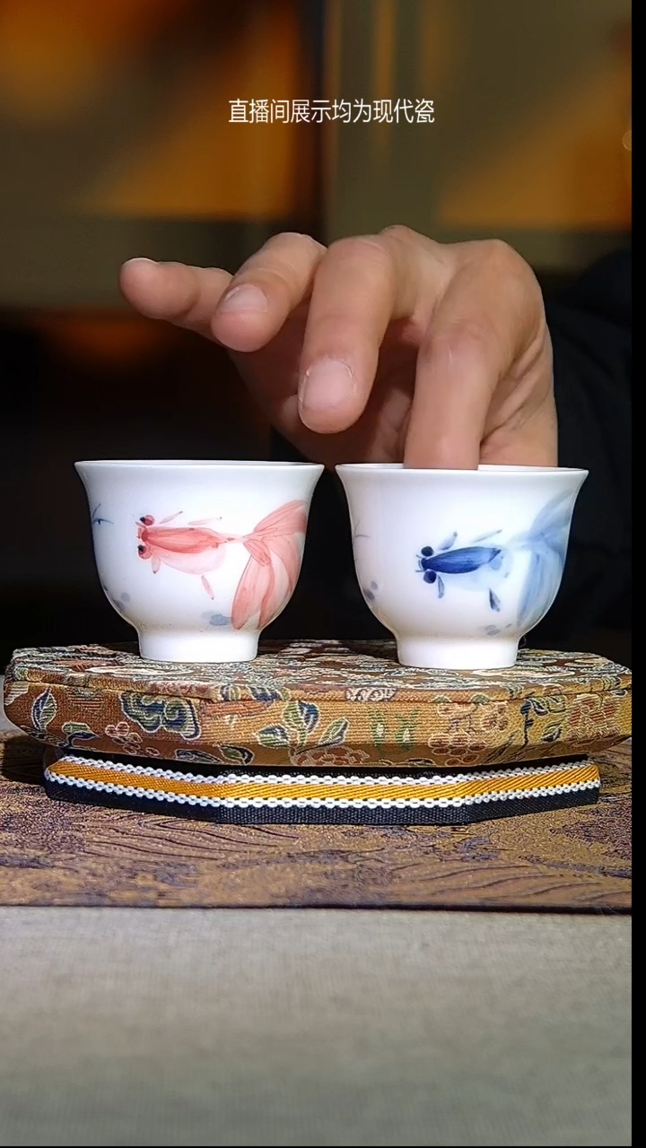 景德镇手绘青花加彩金玉满堂对杯