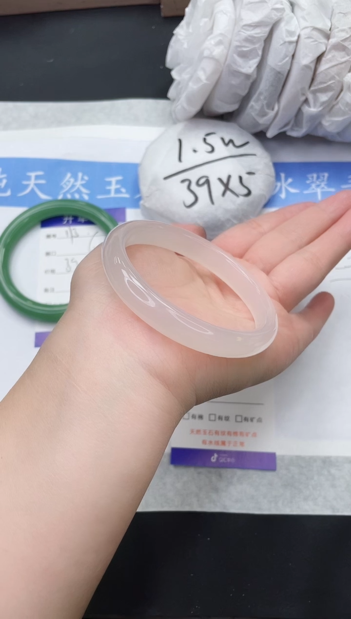 【闪购商品】石英质玉手镯未镶嵌M174-59+