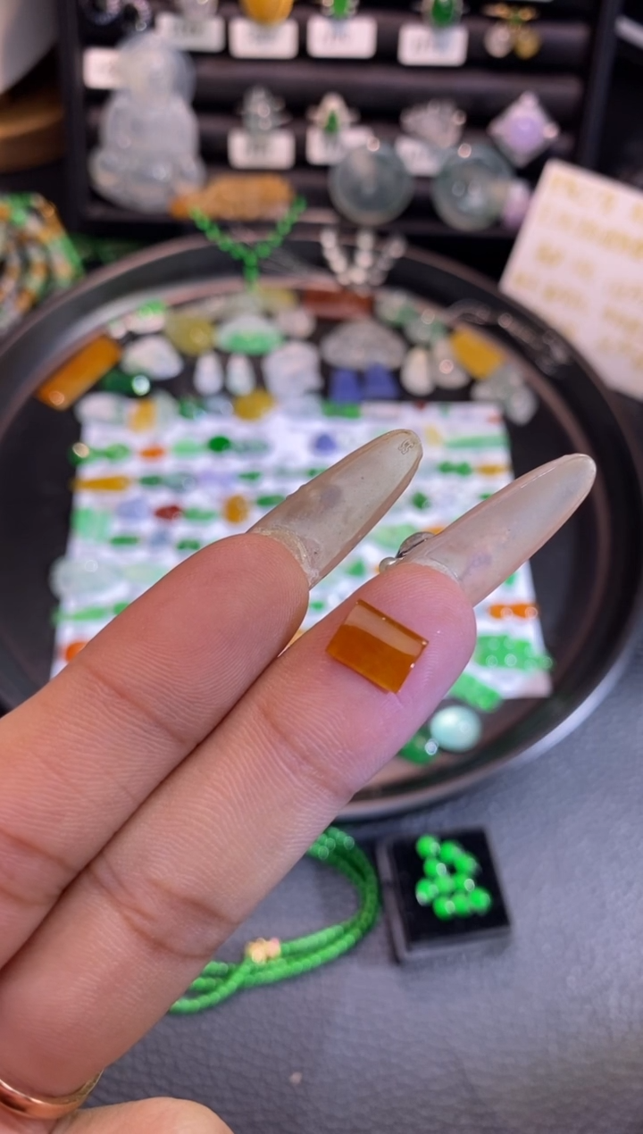 【闪购商品】翡翠挂件未镶嵌马鞍