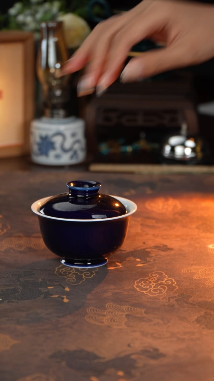 江壶见陶瓷宝石蓝盖碗130ml