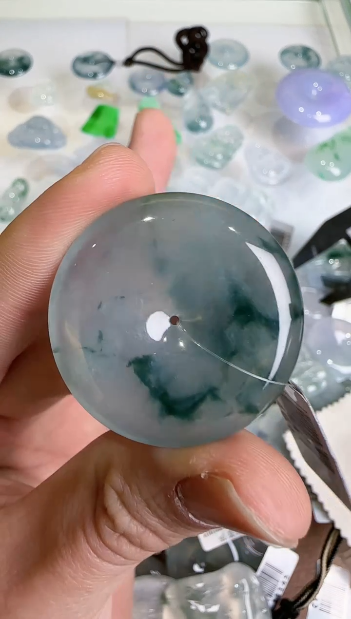 【闪购商品】翡翠颈饰未镶嵌···