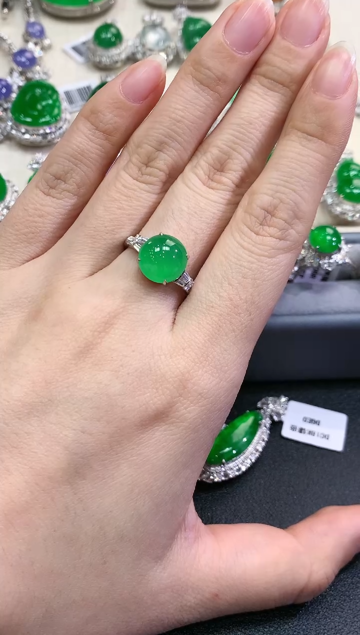 【闪购商品】翡翠颈饰18K金镶嵌D54