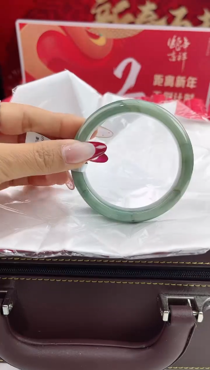 【闪购商品】翡翠手镯未镶嵌2翡翠手镯（微瑕）