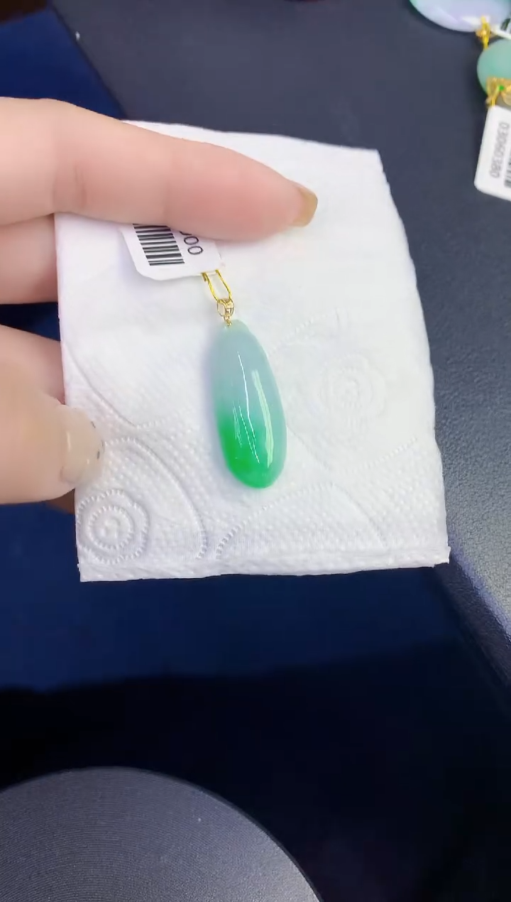 颈饰18K金镶嵌翡翠缅甸天然翡翠A货