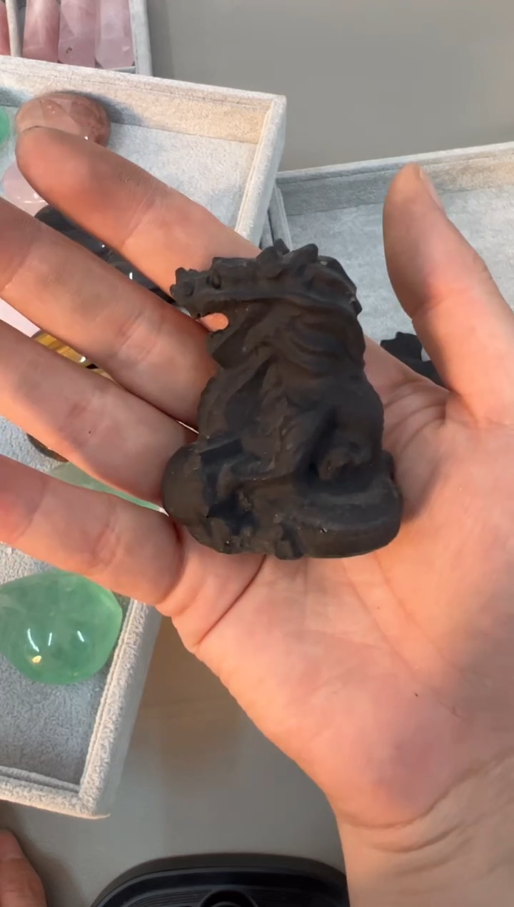 未镶嵌黑曜岩珠宝奇石M238