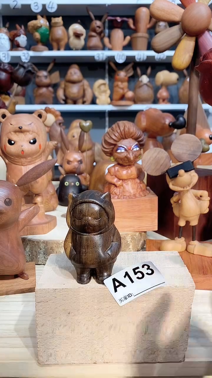 【闪购商品】木木雕摆件可爱卡通