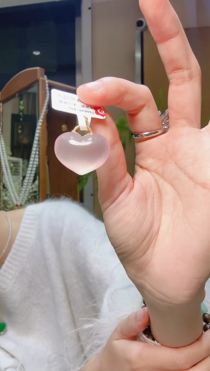 【闪购商品】水晶项坠18K金镶嵌粉水晶爱心项坠