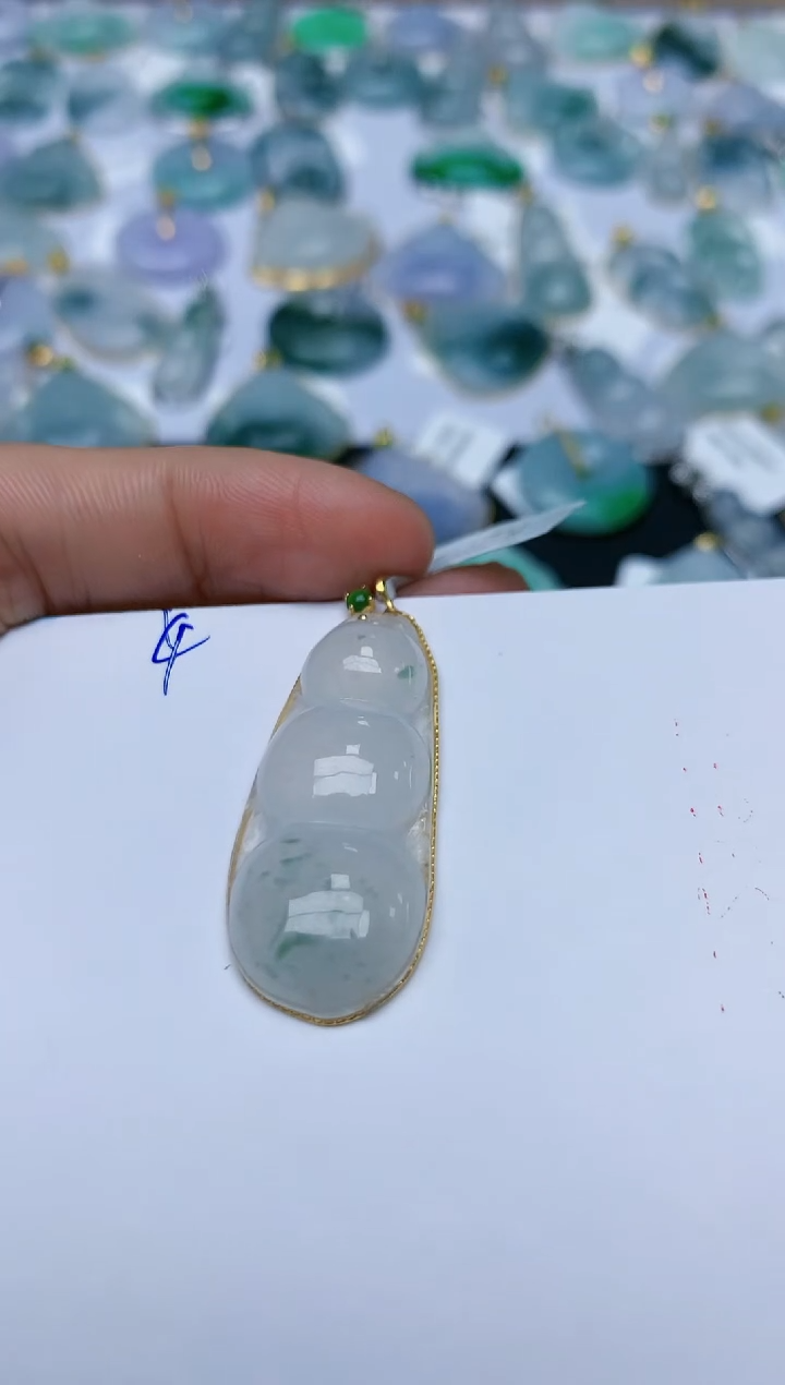 【闪购商品】翡翠颈饰18K金镶嵌天然翡翠A货    4