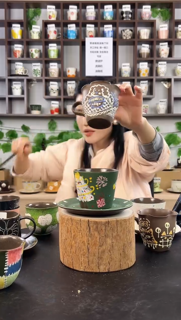 手工手绘高温釉下彩茶杯