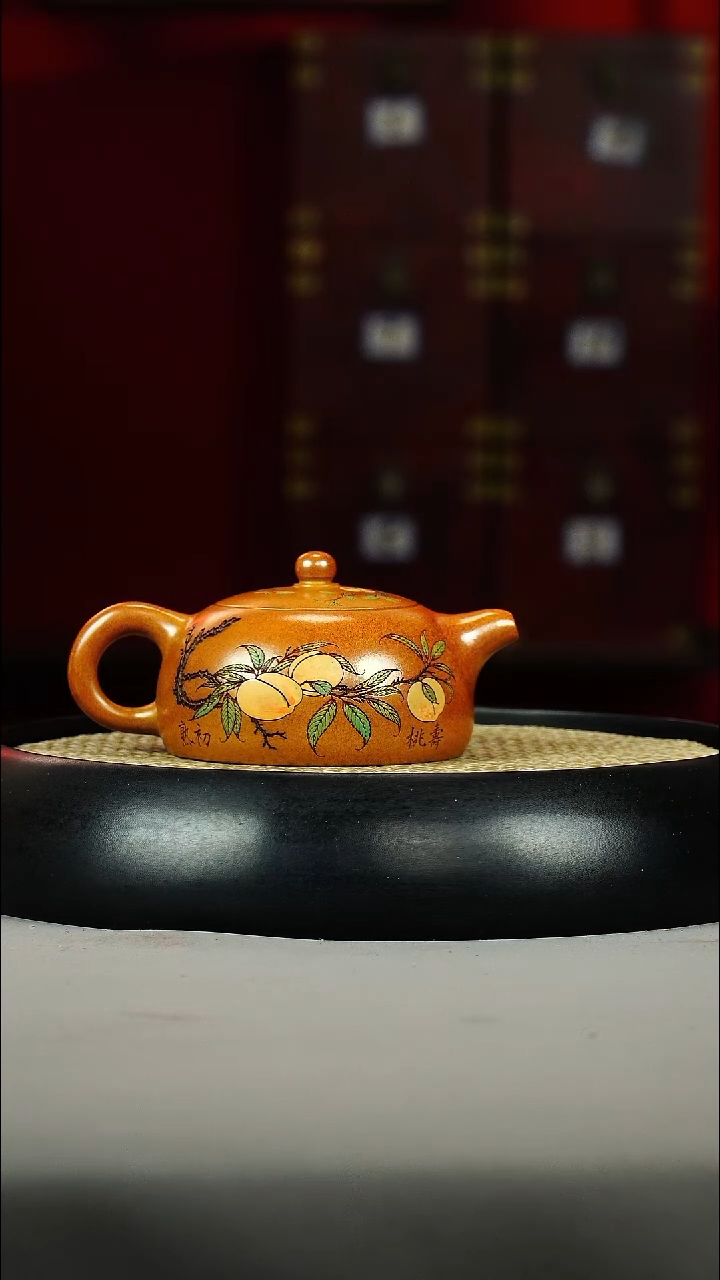 茶壶紫砂火云烧 半月 彩刻 寿桃