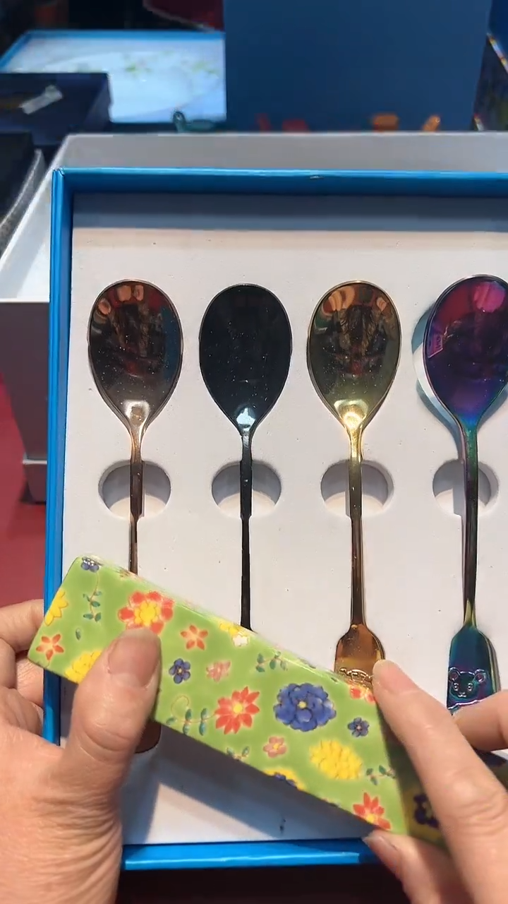 【闪购商品】瓷片00000000000000