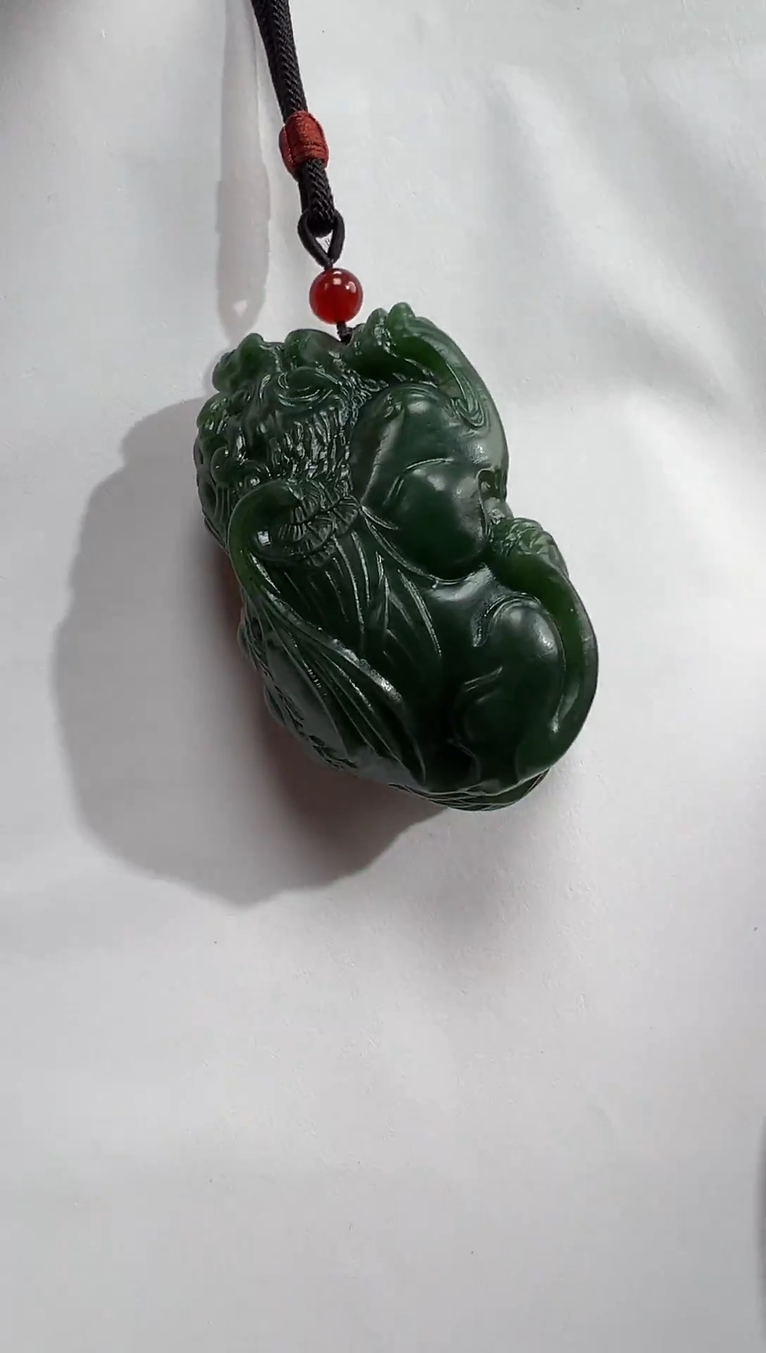未镶嵌和田玉把件已*置和田玉精品手把件