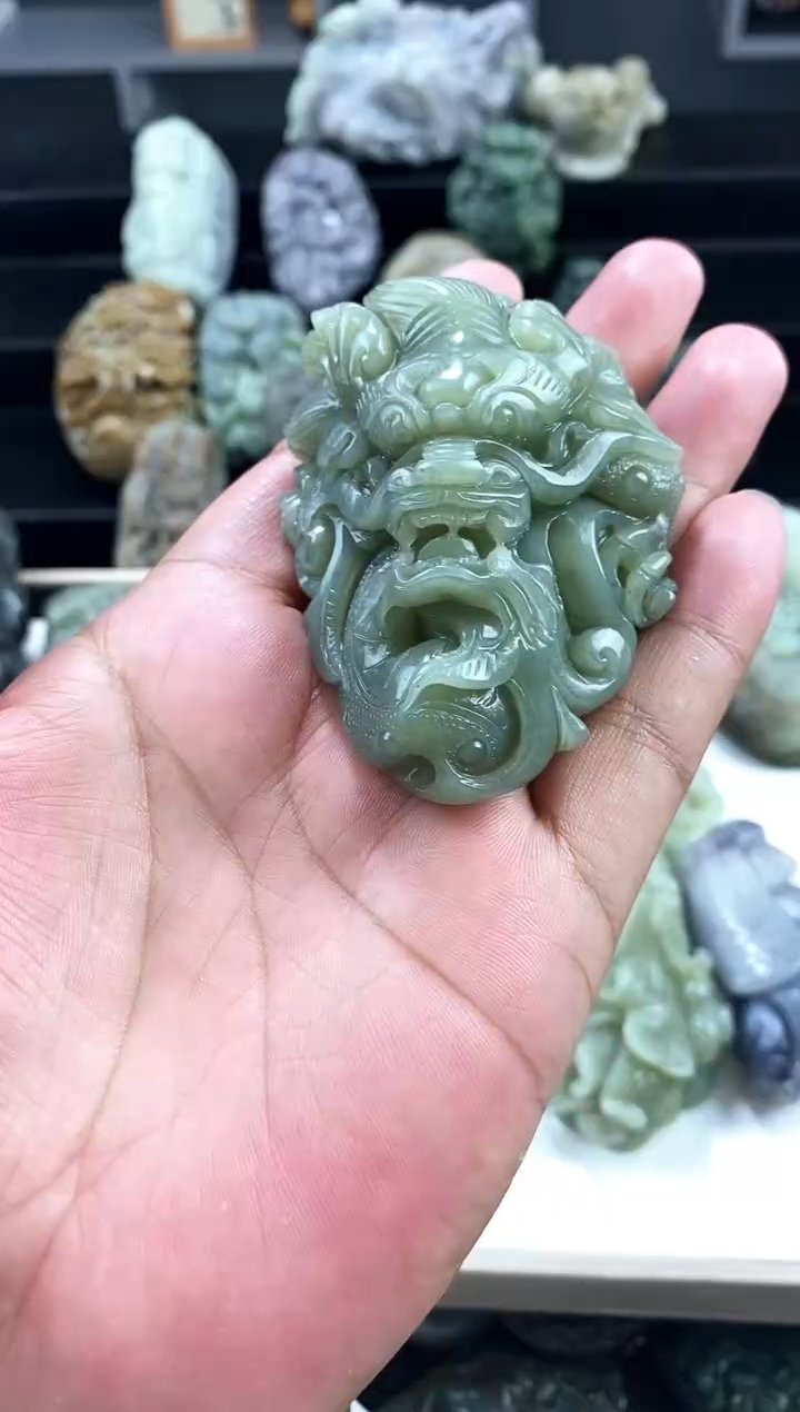 和田玉未镶嵌颈饰1