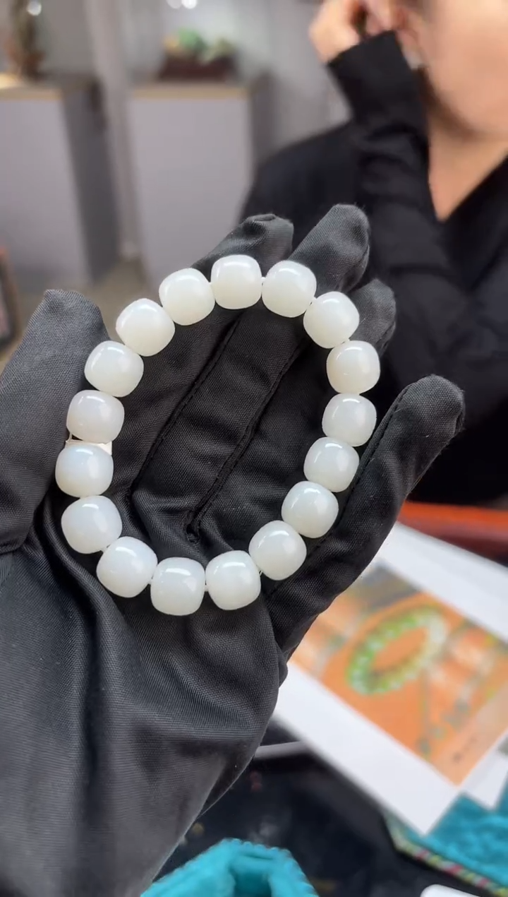 未镶嵌手串和田玉董小姐推荐 多样性发货 拍一发一hs12