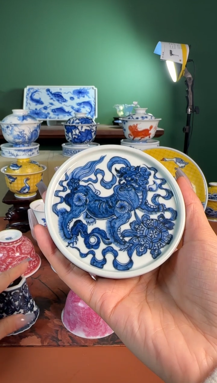 【闪购商品】杯凤栖窑  青花 狮子 盖置。