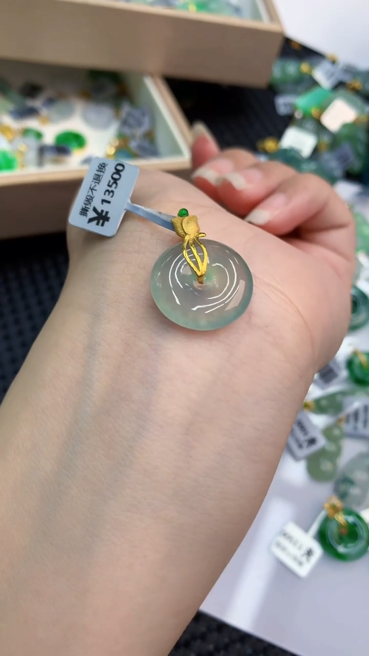 【闪购商品】翡翠颈饰18K金镶嵌            8