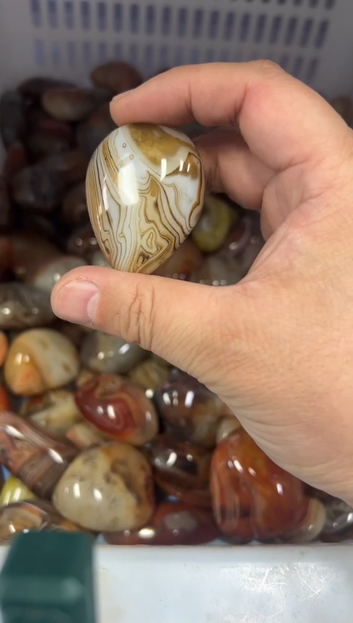 未镶嵌摆件玛瑙/玉髓单颗颜色大小随机256