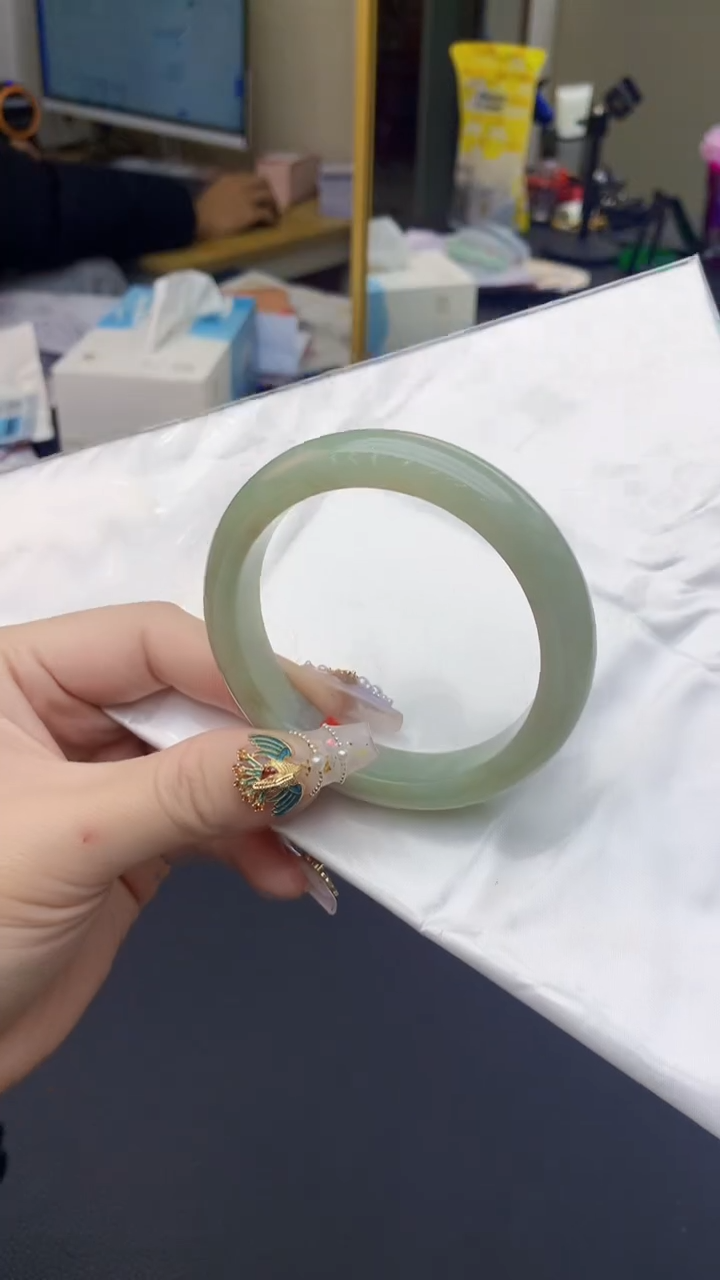 【闪购商品】翡翠手镯未镶嵌0481482305