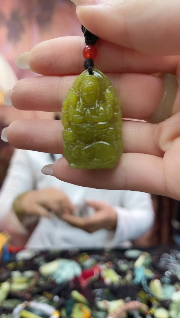 未镶嵌岫玉吊坠·