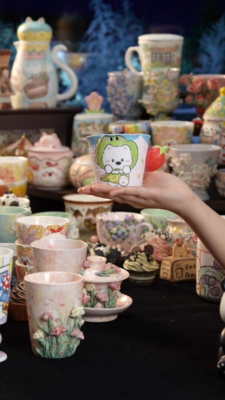 摆件陶景德镇釉下彩手绘设计师款陶瓷