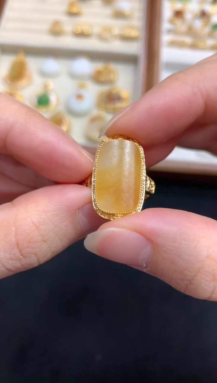 【闪购商品】和田玉戒指18K金镶嵌W577|8500