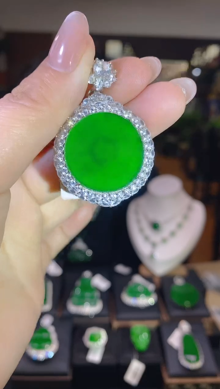 【闪购商品】翡翠吊坠(不含链)未镶嵌翡翠吊坠