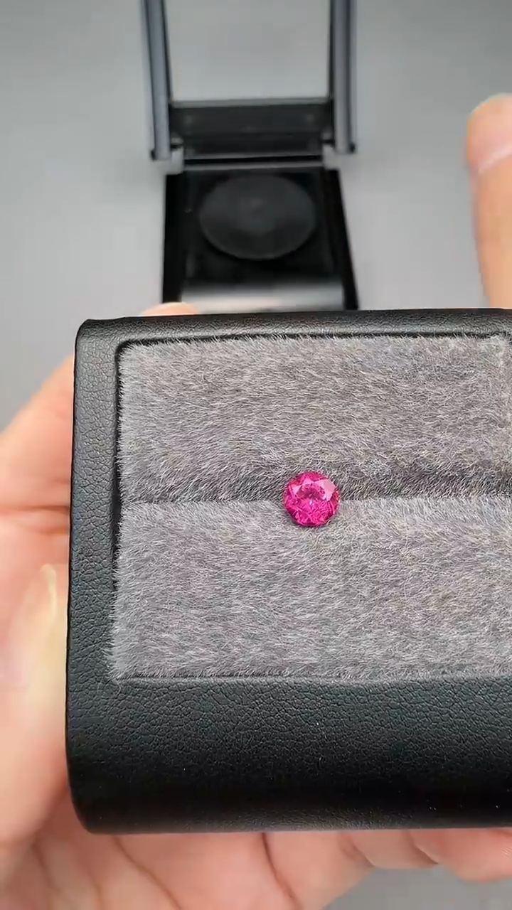 【闪购商品】碧玺卢比来未镶嵌0.83ct-A396-1p