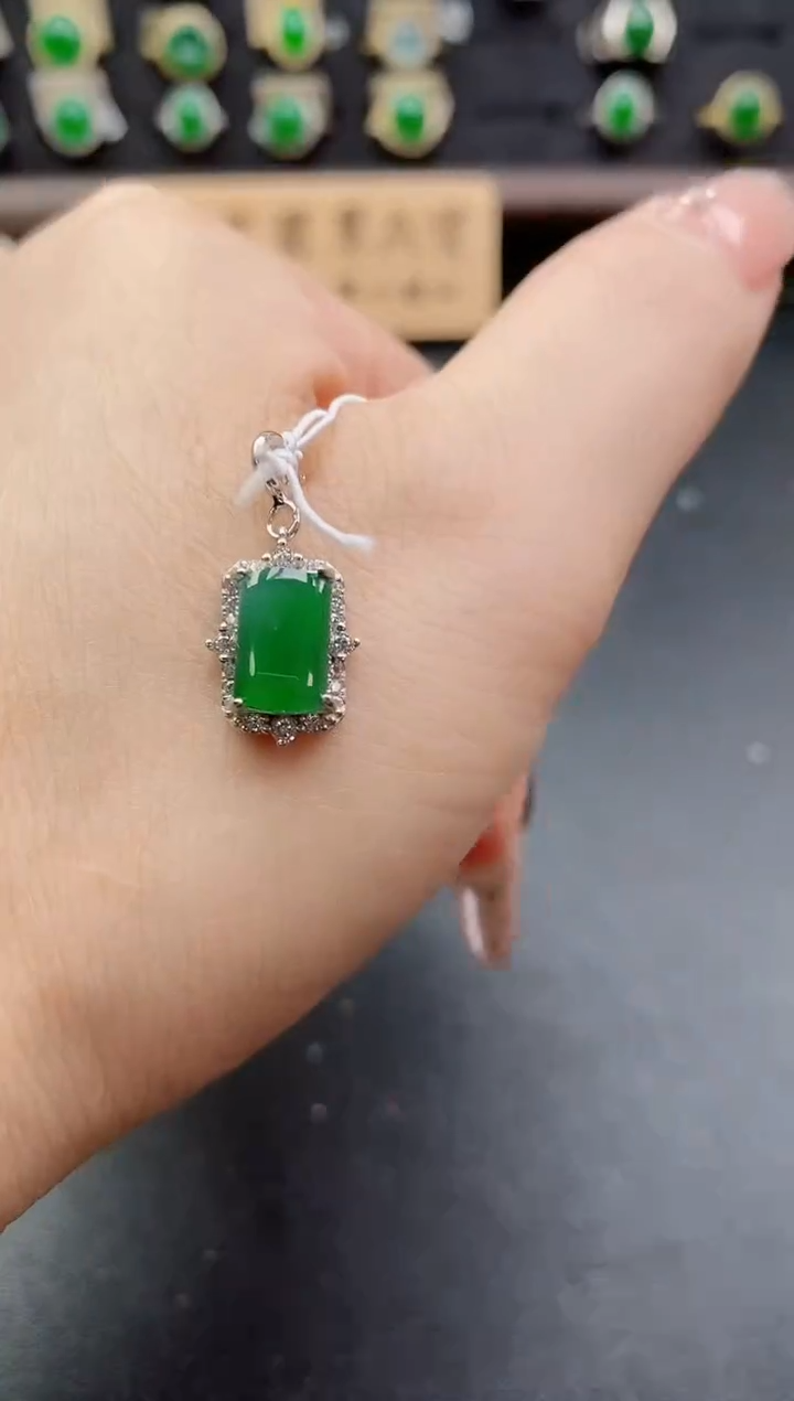 吊坠(赠链)银S925镶嵌翡翠1