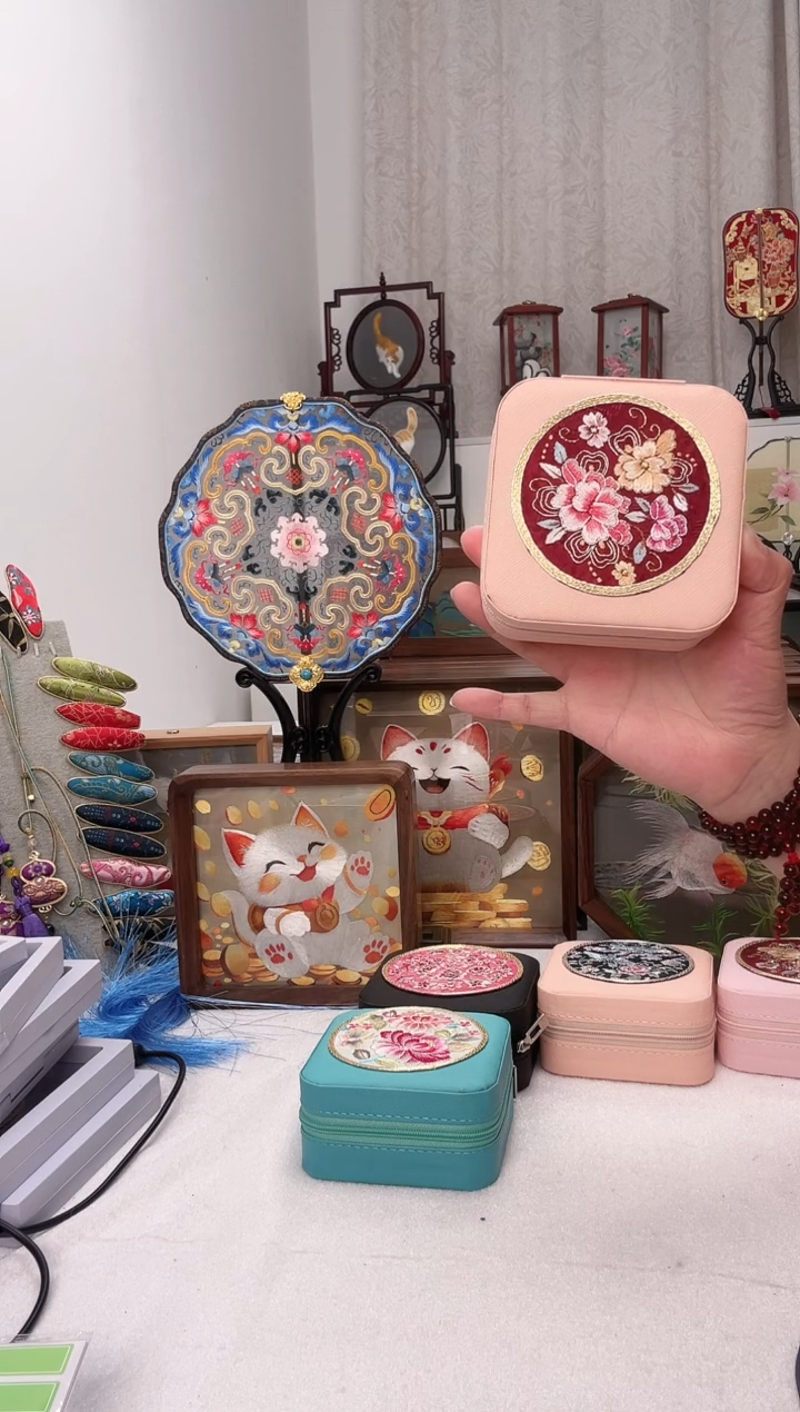 扇子苏绣作品手工首饰盒