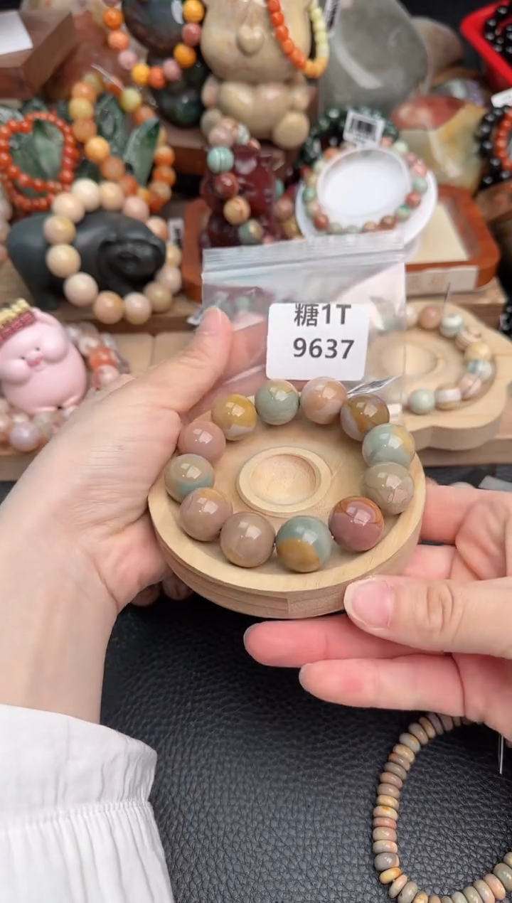 【闪购商品】石英质玉手链未镶嵌1T9637