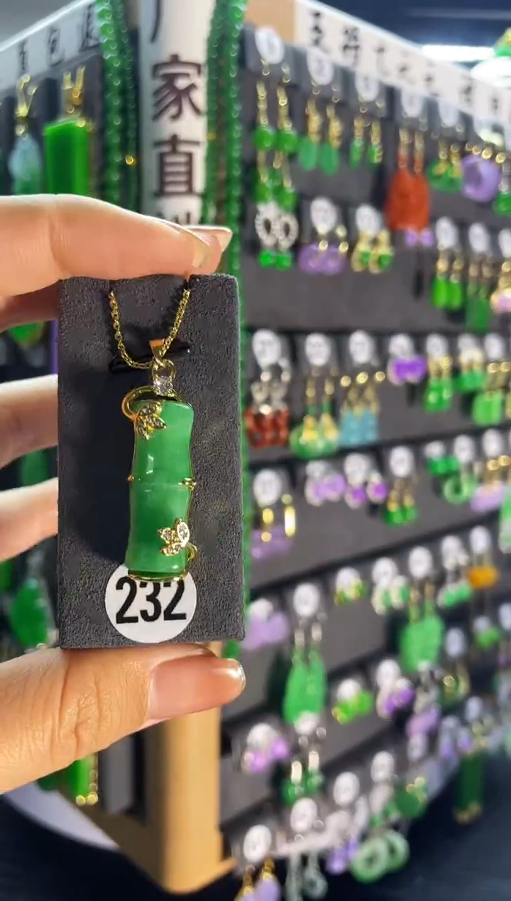 【闪购商品】翡翠耳饰银S925镶嵌232...